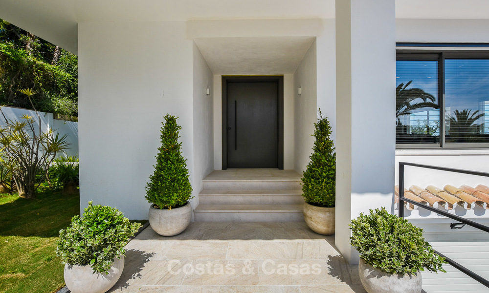 Gerenoveerde luxe villa in Andalusische stijl met zeezicht te koop, dichtbij strand, Elviria, Oost Marbella 4793