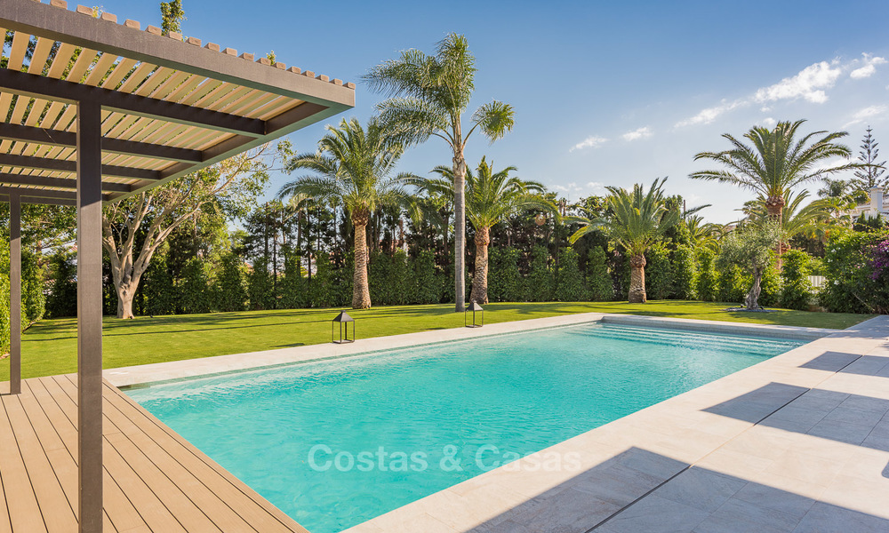 Gerenoveerde luxe villa in Andalusische stijl met zeezicht te koop, dichtbij strand, Elviria, Oost Marbella 4799