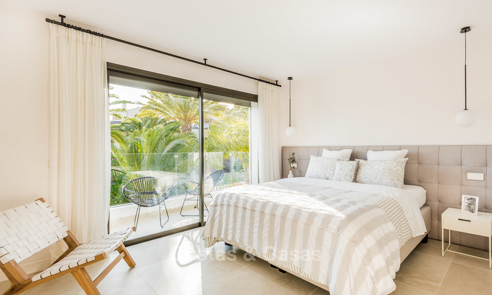 Gerenoveerde luxe villa in Andalusische stijl met zeezicht te koop, dichtbij strand, Elviria, Oost Marbella 4804