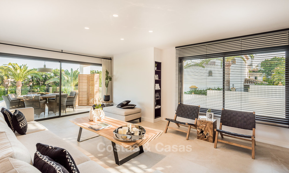 Gerenoveerde luxe villa in Andalusische stijl met zeezicht te koop, dichtbij strand, Elviria, Oost Marbella 4807