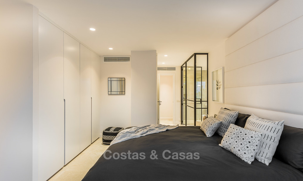 Gerenoveerde luxe villa in Andalusische stijl met zeezicht te koop, dichtbij strand, Elviria, Oost Marbella 4819