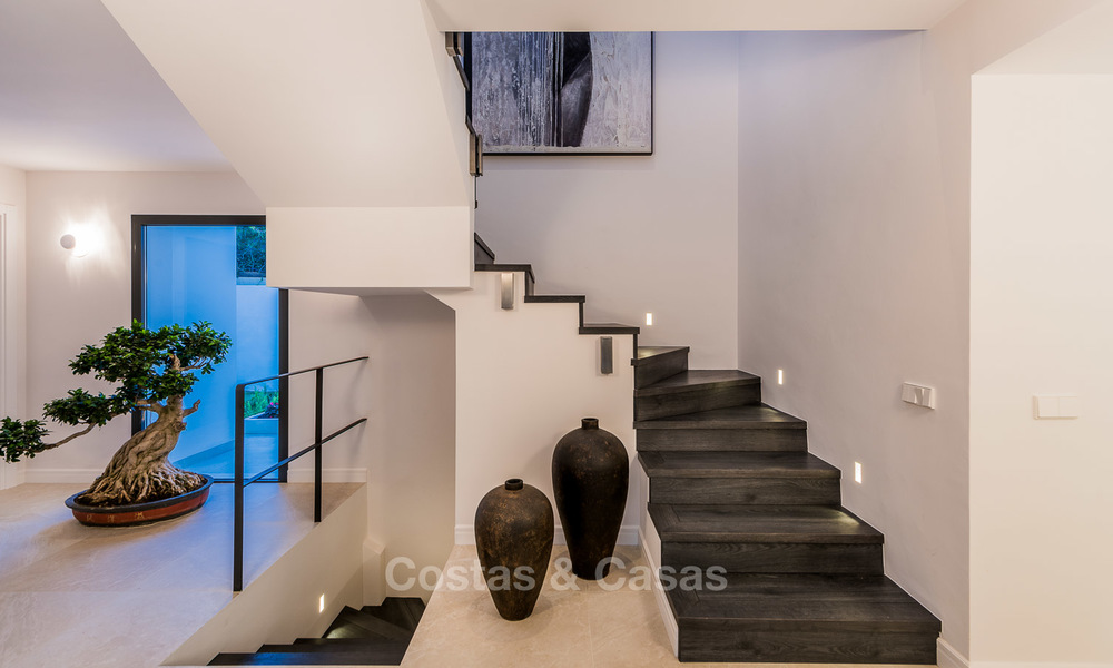 Gerenoveerde luxe villa in Andalusische stijl met zeezicht te koop, dichtbij strand, Elviria, Oost Marbella 4820