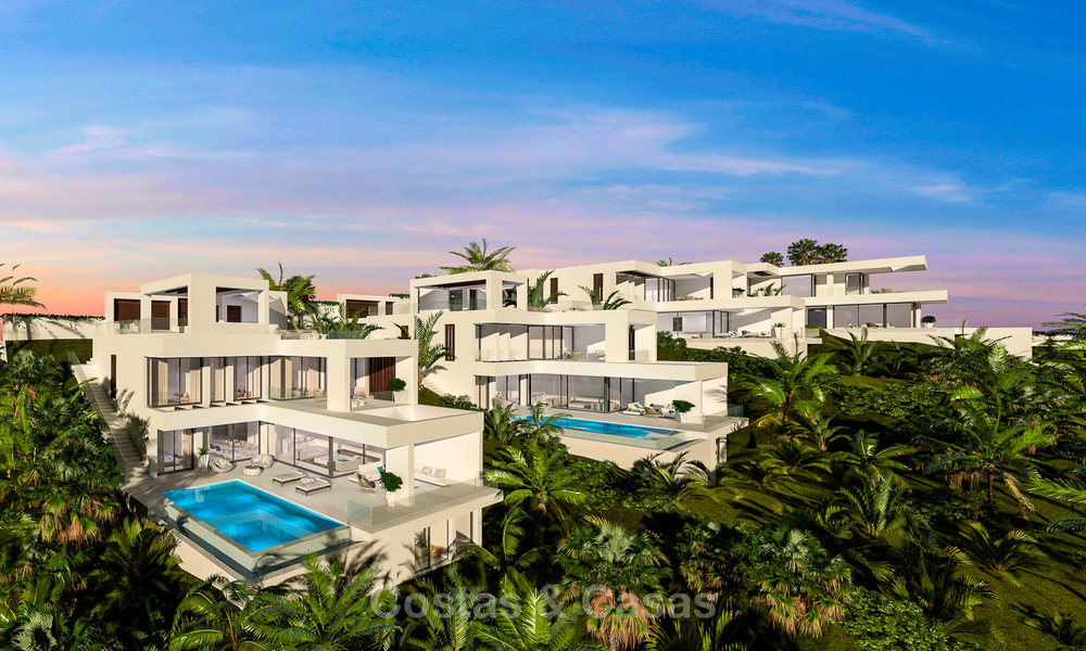 Nieuwe modern-eigentijdse villa's te koop, panoramisch uitzicht op zee, op de New Golden Mile tussen Marbella en Estepona 5105