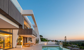 Exclusieve moderne luxe villa's te koop, New Golden Mile, tussen Marbella en Estepona 25370 