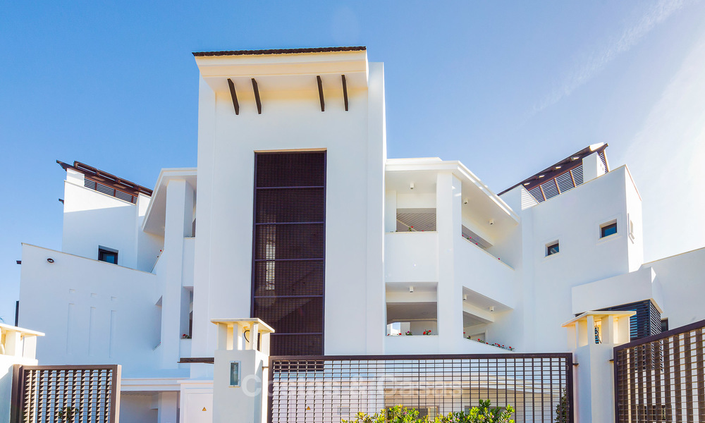 Gerenoveerde eerstelijns strand appartementen te koop, Instapklaar, Casares, Costa del Sol 5305
