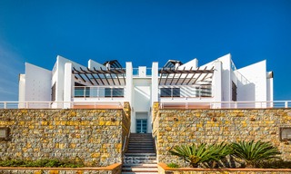 Gerenoveerde eerstelijns strand appartementen te koop, Instapklaar, Casares, Costa del Sol 5309 