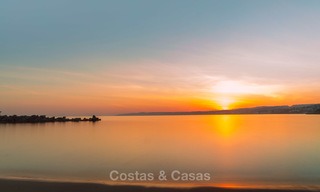 Gerenoveerde eerstelijns strand appartementen te koop, Instapklaar, Casares, Costa del Sol 5339 
