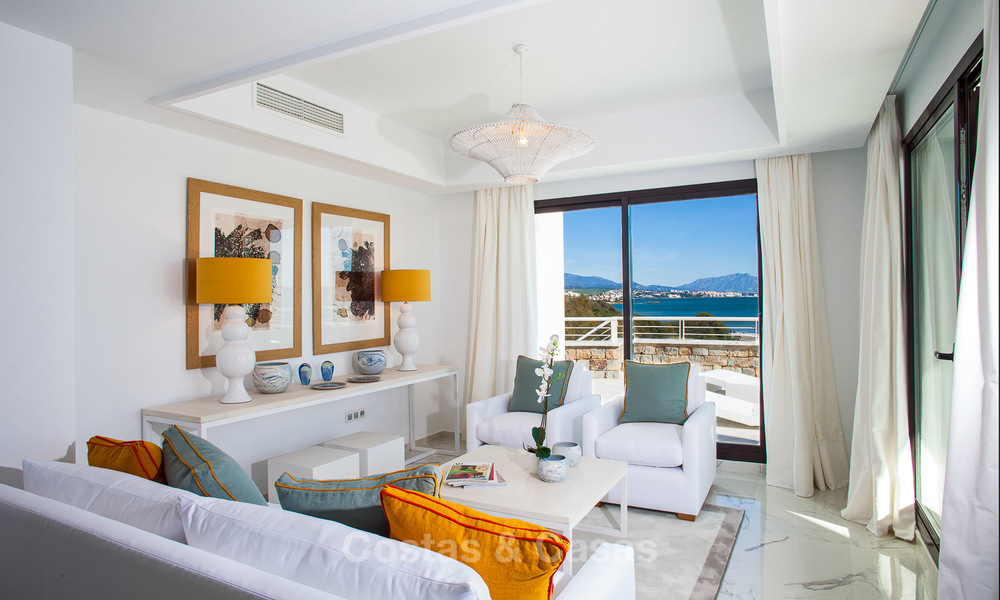 Gerenoveerde eerstelijns strand appartementen te koop, Instapklaar, Casares, Costa del Sol 5345