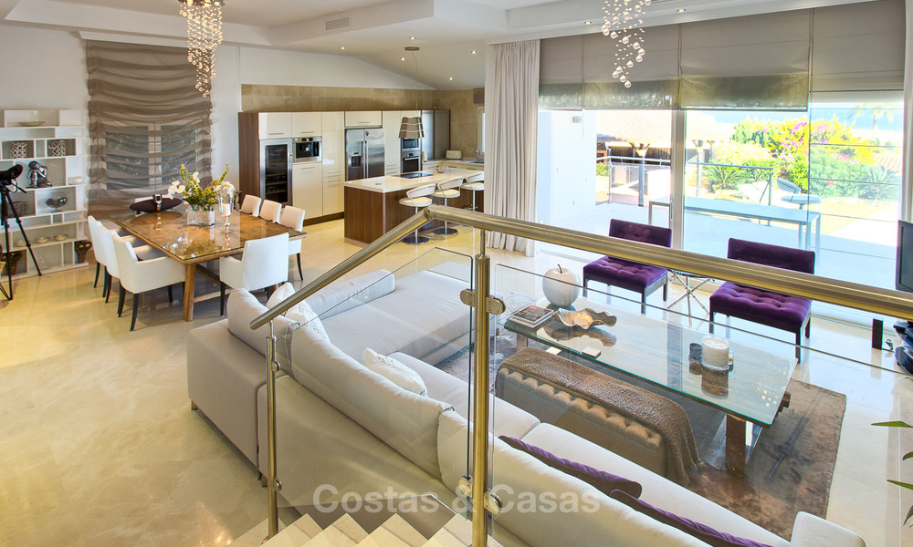 Ruime en aantrekkelijke gerenoveerde villa met zeezicht te koop, La Duquesa, Manilva, Costa del Sol 5541