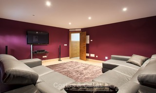 Ruime en aantrekkelijke gerenoveerde villa met zeezicht te koop, La Duquesa, Manilva, Costa del Sol 5563 