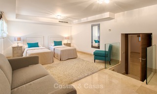 Ruime en aantrekkelijke gerenoveerde villa met zeezicht te koop, La Duquesa, Manilva, Costa del Sol 5566 