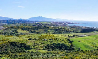 Nieuwe, avant-garde golf appartementen en schakelvilla’s te koop, adembenemend uitzicht op zee, Casares, Costa del Sol 5719 