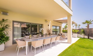 Eerstelijn strand villa te koop in Marbella met prachtig zeezicht 5765 