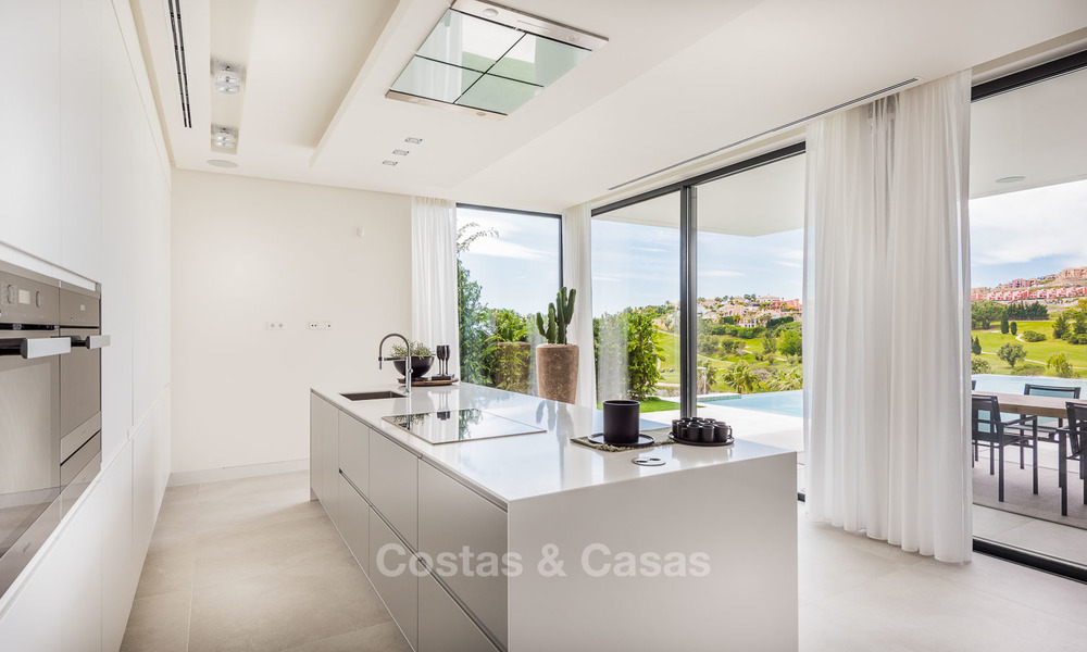Spectaculaire high-end luxe villa te koop, instapklaar, met panoramisch uitzicht op zee, golf en bergen, Benahavis - Marbella 5851
