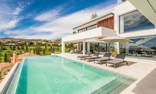 Spectaculaire high-end luxe villa te koop, instapklaar, met panoramisch uitzicht op zee, golf en bergen, Benahavis - Marbella 5857 