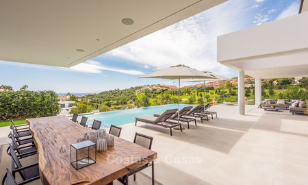 Spectaculaire high-end luxe villa te koop, instapklaar, met panoramisch uitzicht op zee, golf en bergen, Benahavis - Marbella 5858