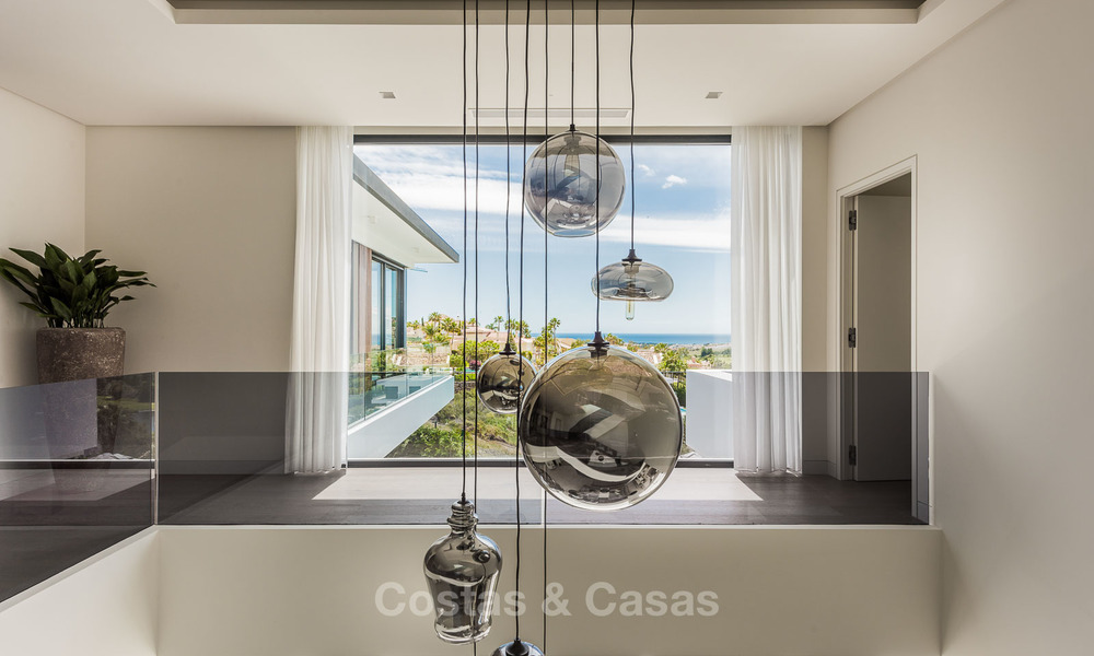 Spectaculaire high-end luxe villa te koop, instapklaar, met panoramisch uitzicht op zee, golf en bergen, Benahavis - Marbella 5859