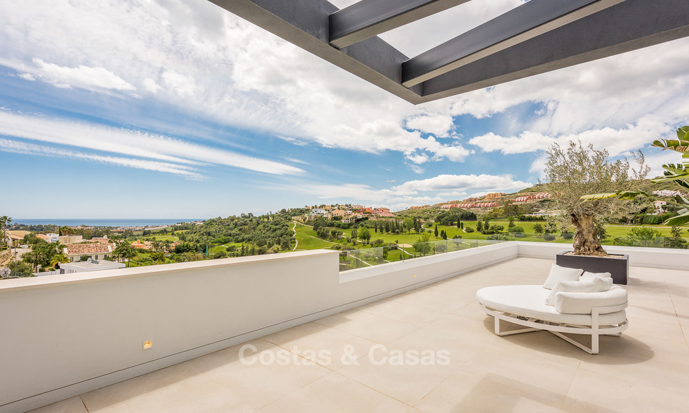 Spectaculaire high-end luxe villa te koop, instapklaar, met panoramisch uitzicht op zee, golf en bergen, Benahavis - Marbella 5864