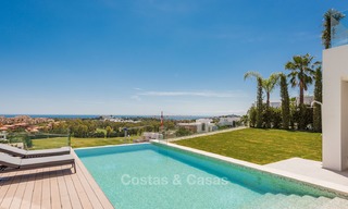 Exclusieve designer villa te koop, instapklaar, met panoramisch zicht op zee, golf en bergen, Benahavis - Marbella 5875 