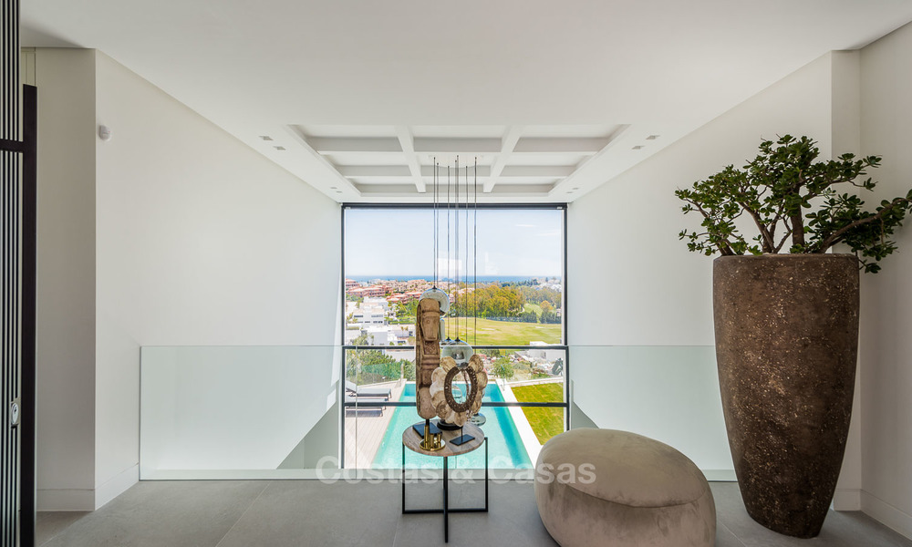 Exclusieve designer villa te koop, instapklaar, met panoramisch zicht op zee, golf en bergen, Benahavis - Marbella 5879