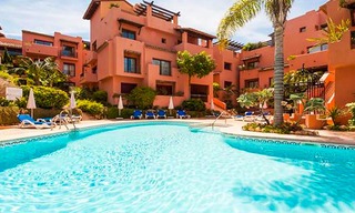 Ruim penthouse appartement in een luxueus complex te koop, strandzijde Elviria, Marbella 6014 