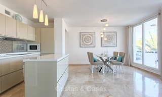 Gezellig en helder appartement te koop, recentelijk gerenoveerd, Nueva Andalucía, Marbella 6047 