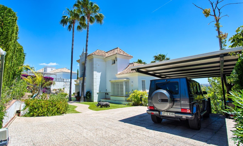 Designer villa in Andalusische stijl te koop, prachtig uitzicht op zee, nabij golf en strand, Marbella 6057