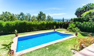Designer villa in Andalusische stijl te koop, prachtig uitzicht op zee, nabij golf en strand, Marbella 6063 