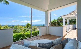 Designer villa in Andalusische stijl te koop, prachtig uitzicht op zee, nabij golf en strand, Marbella 6070 