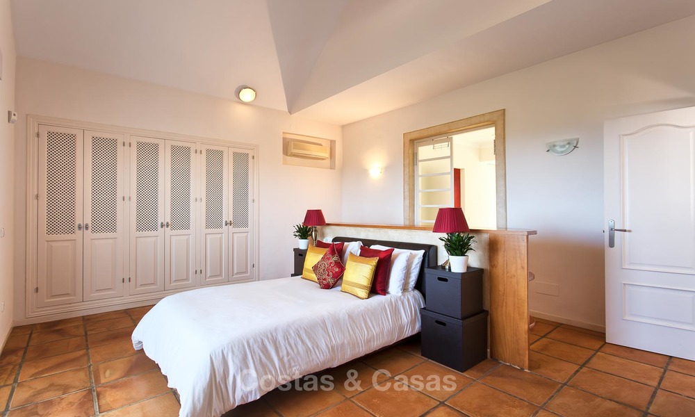 Designer villa in Andalusische stijl te koop, prachtig uitzicht op zee, nabij golf en strand, Marbella 6074