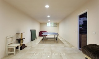Designer villa in Andalusische stijl te koop, prachtig uitzicht op zee, nabij golf en strand, Marbella 6090 