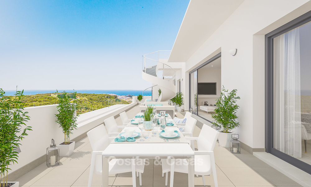 Nieuwe, avant-garde geschakelde huizen te koop, adembenemend uitzicht op zee, Casares, Costa del Sol 6115