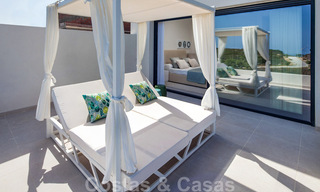 Nieuwe, avant-garde geschakelde huizen te koop, adembenemend uitzicht op zee, Casares, Costa del Sol. Instapklaar. 41376 