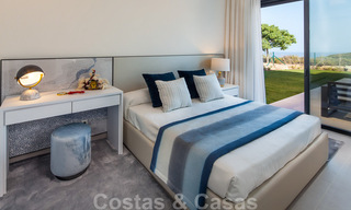 Nieuwe, avant-garde geschakelde huizen te koop, adembenemend uitzicht op zee, Casares, Costa del Sol. Instapklaar. 41379 