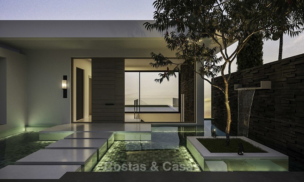 Innovatieve, milieubewuste luxe villa in eigentijdse architectuur te koop, direct aan de golfbaan in Nueva Andalucia, Marbella 14063