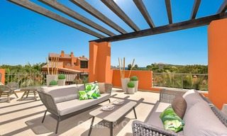 Charmante nieuwe appartementen in Andalusische stijl te koop, Golf Valley, Nueva Andalucia, Marbella 6222 