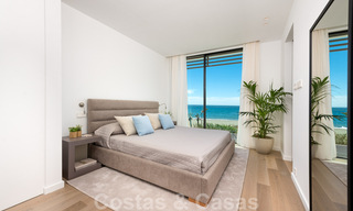 Instapklare ultramoderne design villa direct aan het strand te koop, New Golden Mile, Marbella - Estepona. Verlaagd in prijs! 34267 
