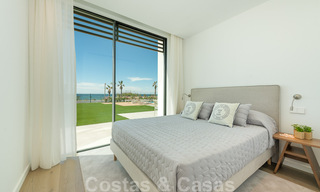 Instapklare ultramoderne design villa direct aan het strand te koop, New Golden Mile, Marbella - Estepona. Verlaagd in prijs! 34278 