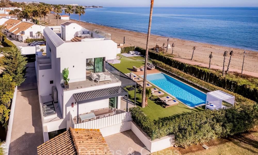 Instapklare ultramoderne design villa direct aan het strand te koop, New Golden Mile, Marbella - Estepona. 72277