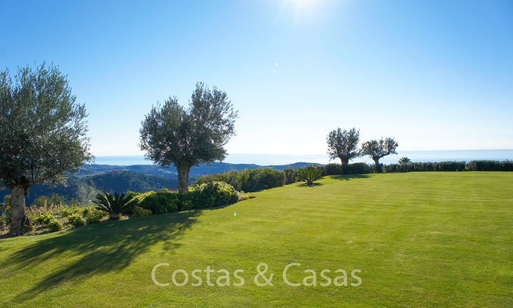 Majestueuze luxe villa in landelijke omgeving te koop, met prachtig panoramisch uitzicht op zee en de bergen in Benahavis - Marbella 6323