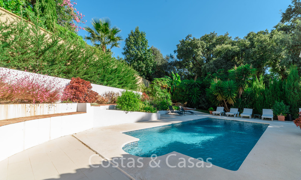 Elegante gerenoveerde villa in Andalusische stijl te koop, met panoramisch uitzicht op zee, Marbella oost 6386