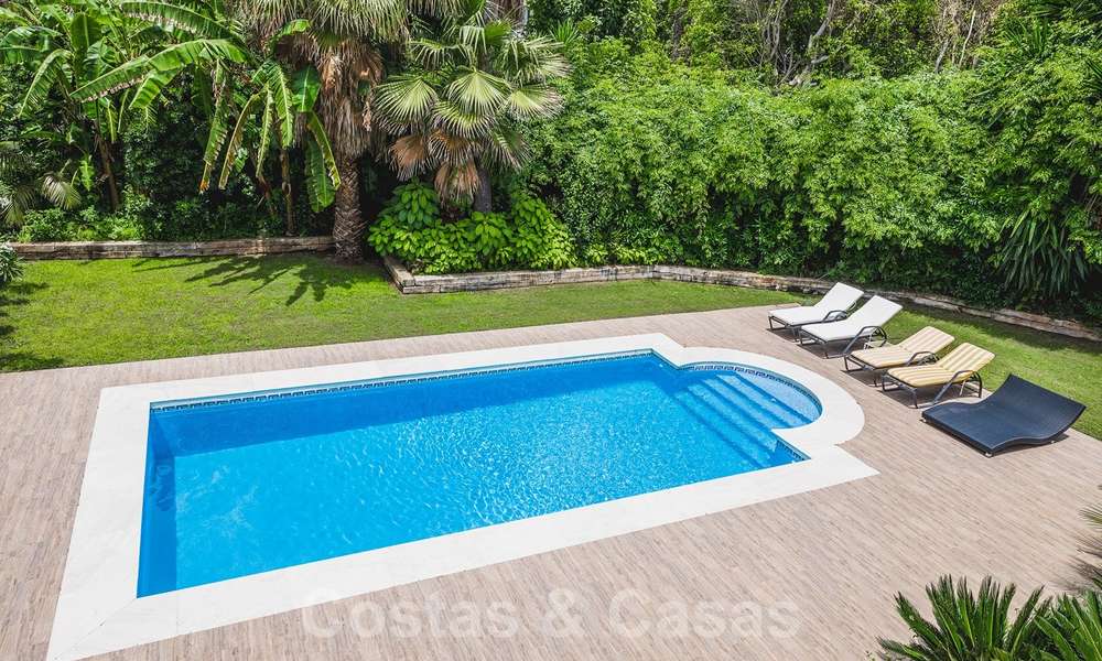 Prachtige gerenoveerde villa te koop in het hart van Nueva Andalucía’s golfvallei - Marbella 26639