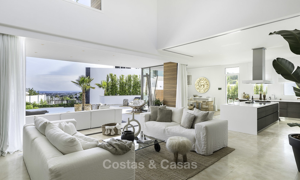 Schitterende nieuwe moderne luxe villa te koop, in een top golfresort, Benahavis - Marbella 17188