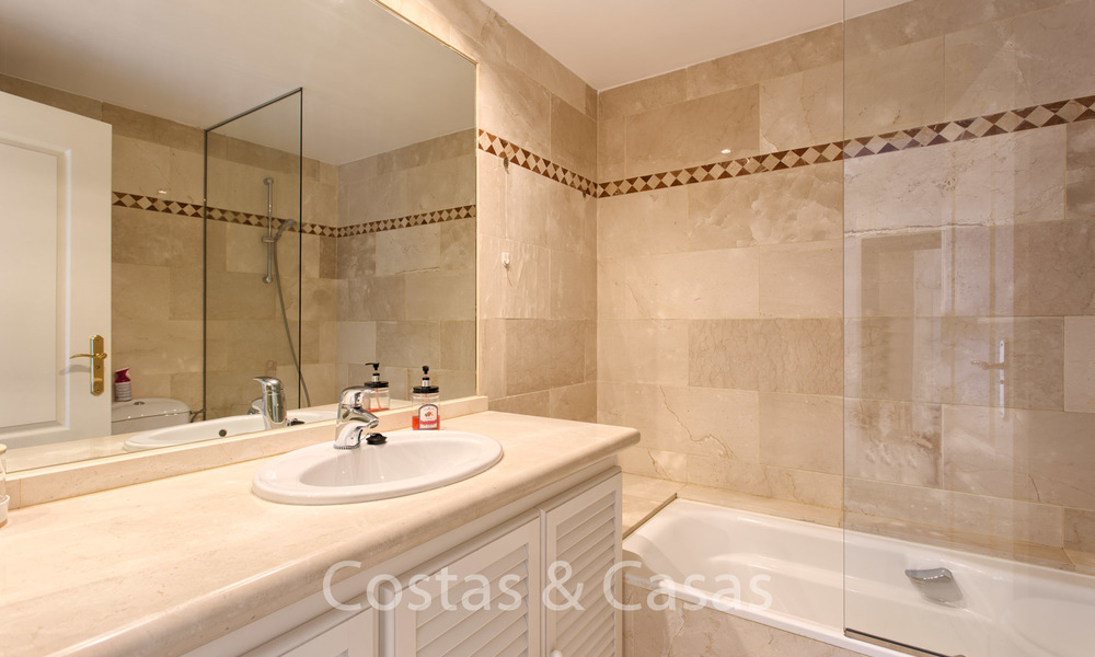 Te koop: Modern luxe appartement in een populair complex in het hart van Nueva Andalucia's Golfvallei - Marbella 6575