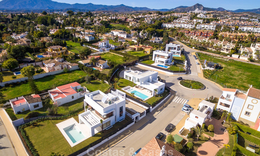 Stijlvolle eigentijdse designer villa's te koop aan de New Golden Mile, Marbella - Estepona 6646