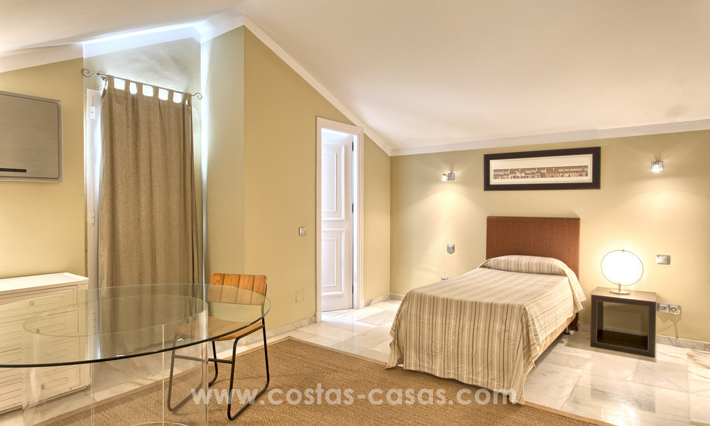 Prachtig gelegen duplex penthouse appartement te koop, op loopafstand van Puerto Banus en strand - Nueva Andalucia, Marbella 6682
