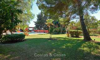 Ruime villa met veel potentieel te koop, op wandelafstand van het strand en Puerto Banus - Golden Mile, Marbella 6698 