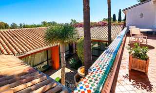 Ruime villa met veel potentieel te koop, op wandelafstand van het strand en Puerto Banus - Golden Mile, Marbella 6718 