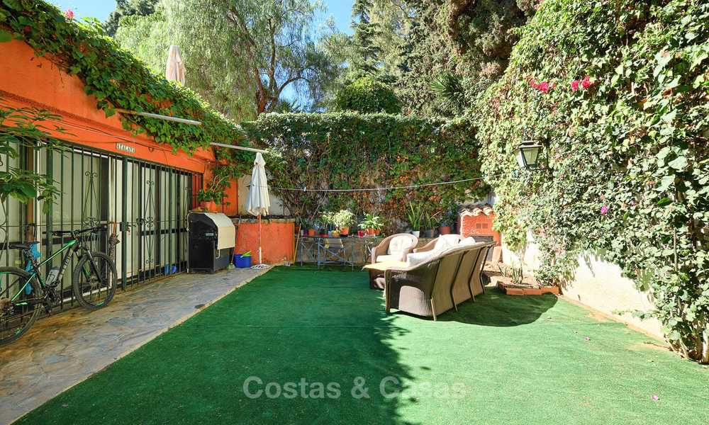 Ruime villa met veel potentieel te koop, op wandelafstand van het strand en Puerto Banus - Golden Mile, Marbella 6721