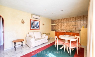 Ruime villa met veel potentieel te koop, op wandelafstand van het strand en Puerto Banus - Golden Mile, Marbella 6731 